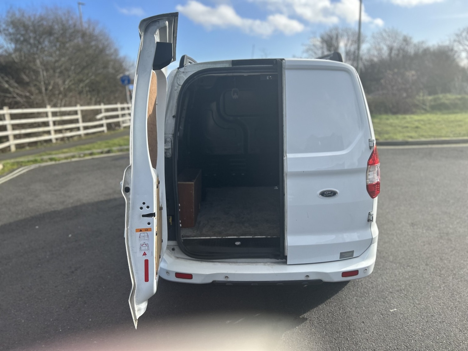 Used Ford Transit Courier 2017 for sale - 77289074: Photo 16