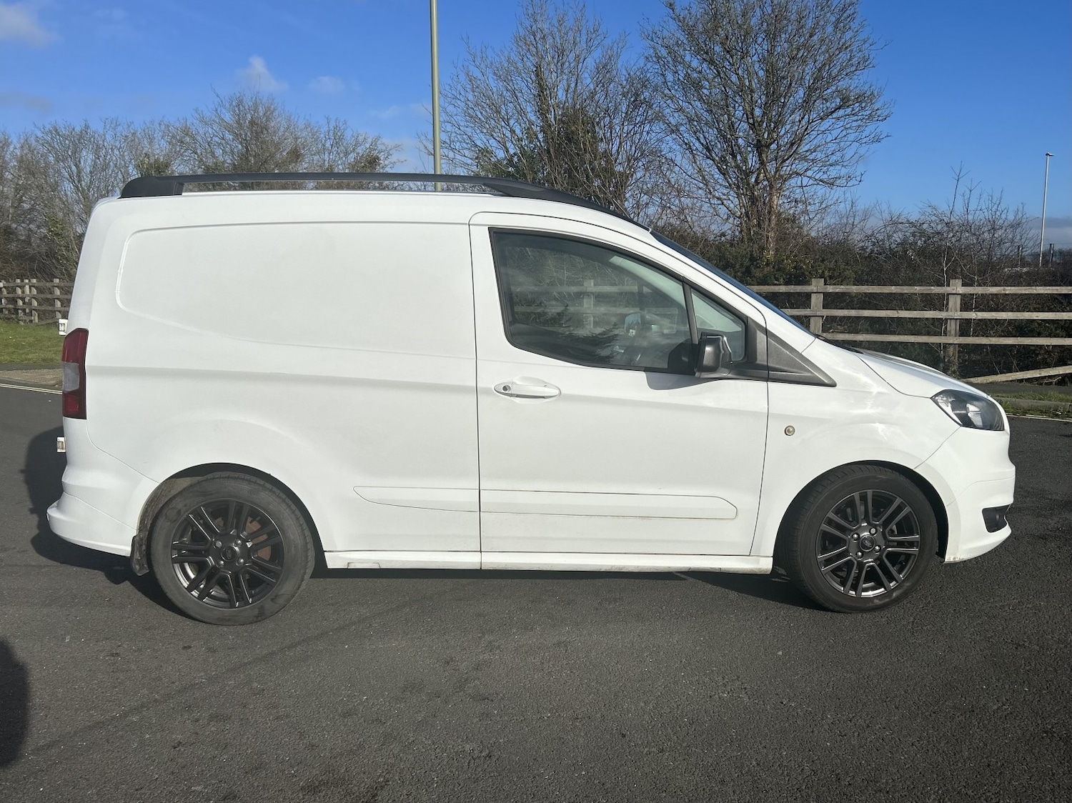 Used Ford Transit Courier 2017 for sale - 77289074: Photo 2