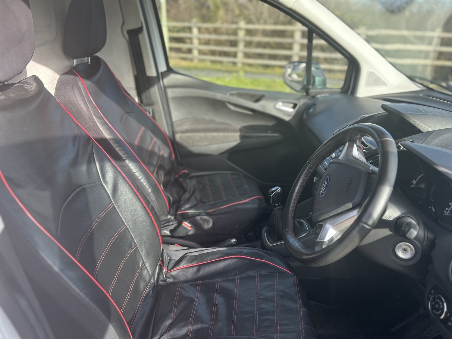 Used Ford Transit Courier 2017 for sale - 77289074: Photo 9