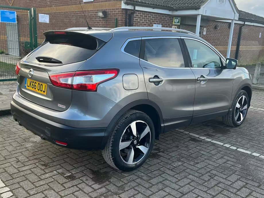 Used Nissan Qashqai 2016 for sale - 77541642: Photo 2