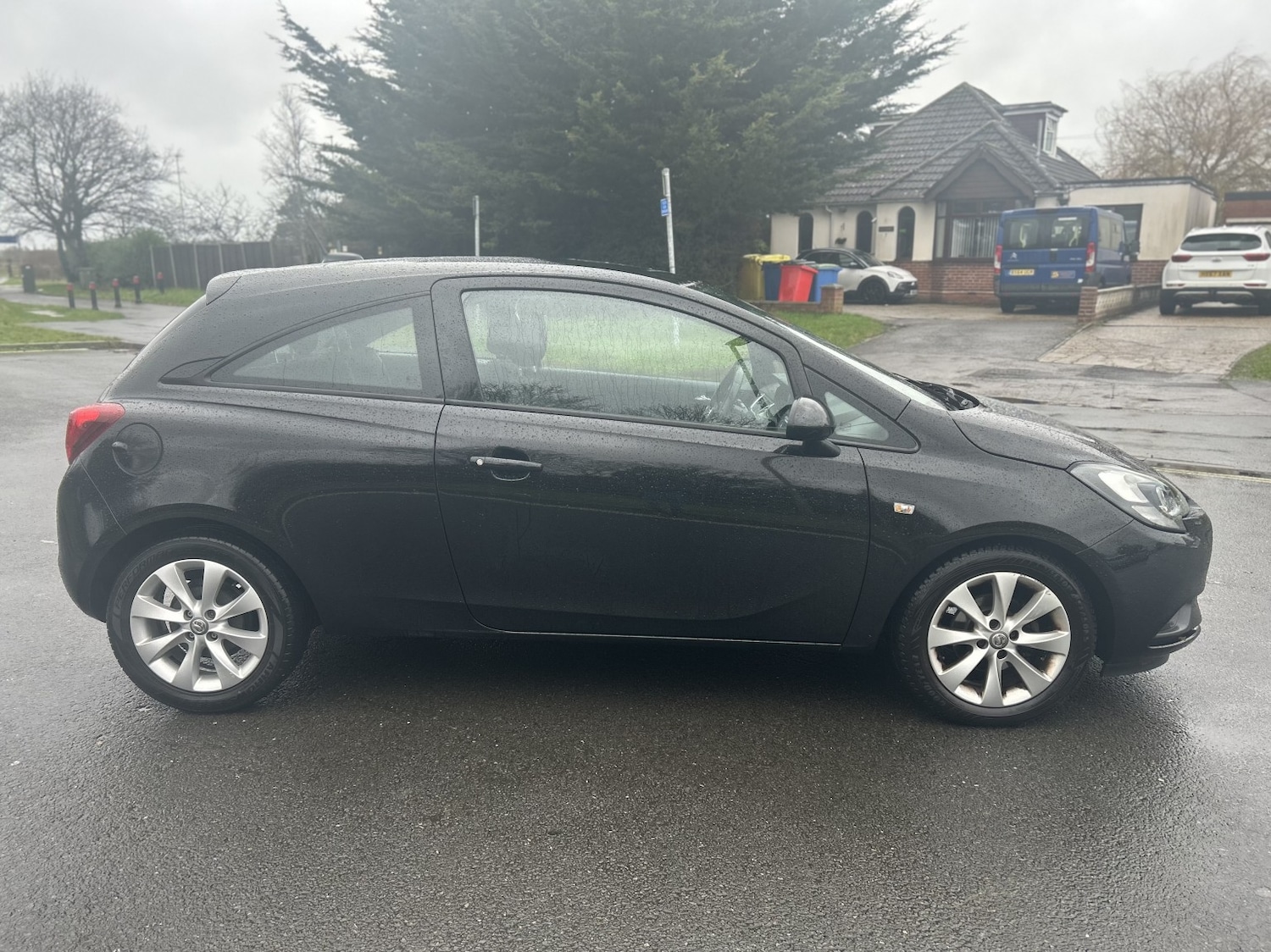 Used Vauxhall Corsa 2017 for sale - 77213394: Photo 2