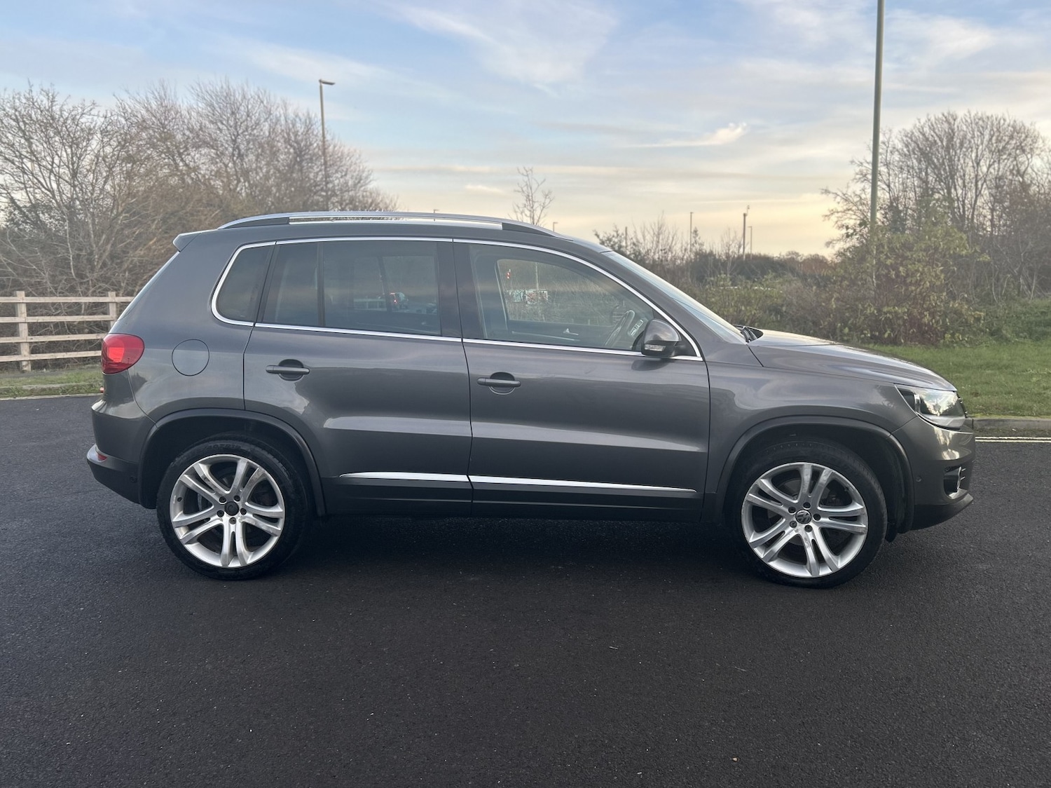 Used Volkswagen Tiguan 2014 for sale - 77118615: Photo 2