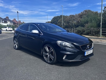 Used Volvo V40 2015 for sale - 79469489: Photo