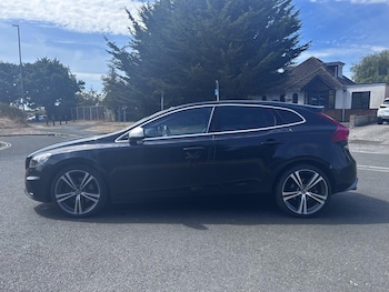 Used Volvo V40 2015 for sale - 79469489: Photo