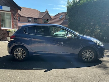 Used Peugeot 208 2016 for sale - 75866408: Photo