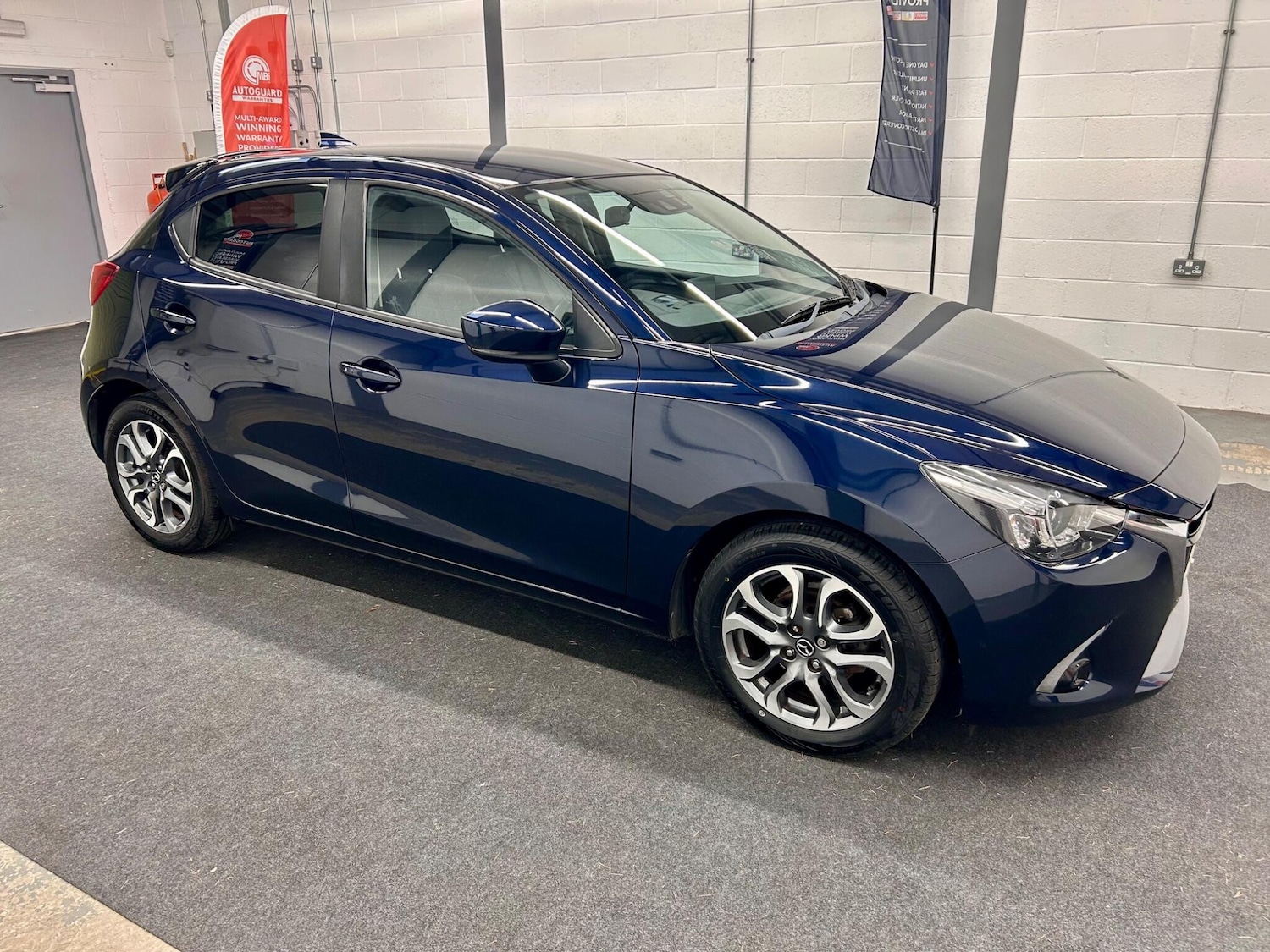 Used Mazda Mazda2 2017 for sale - 76850153: Photo 8