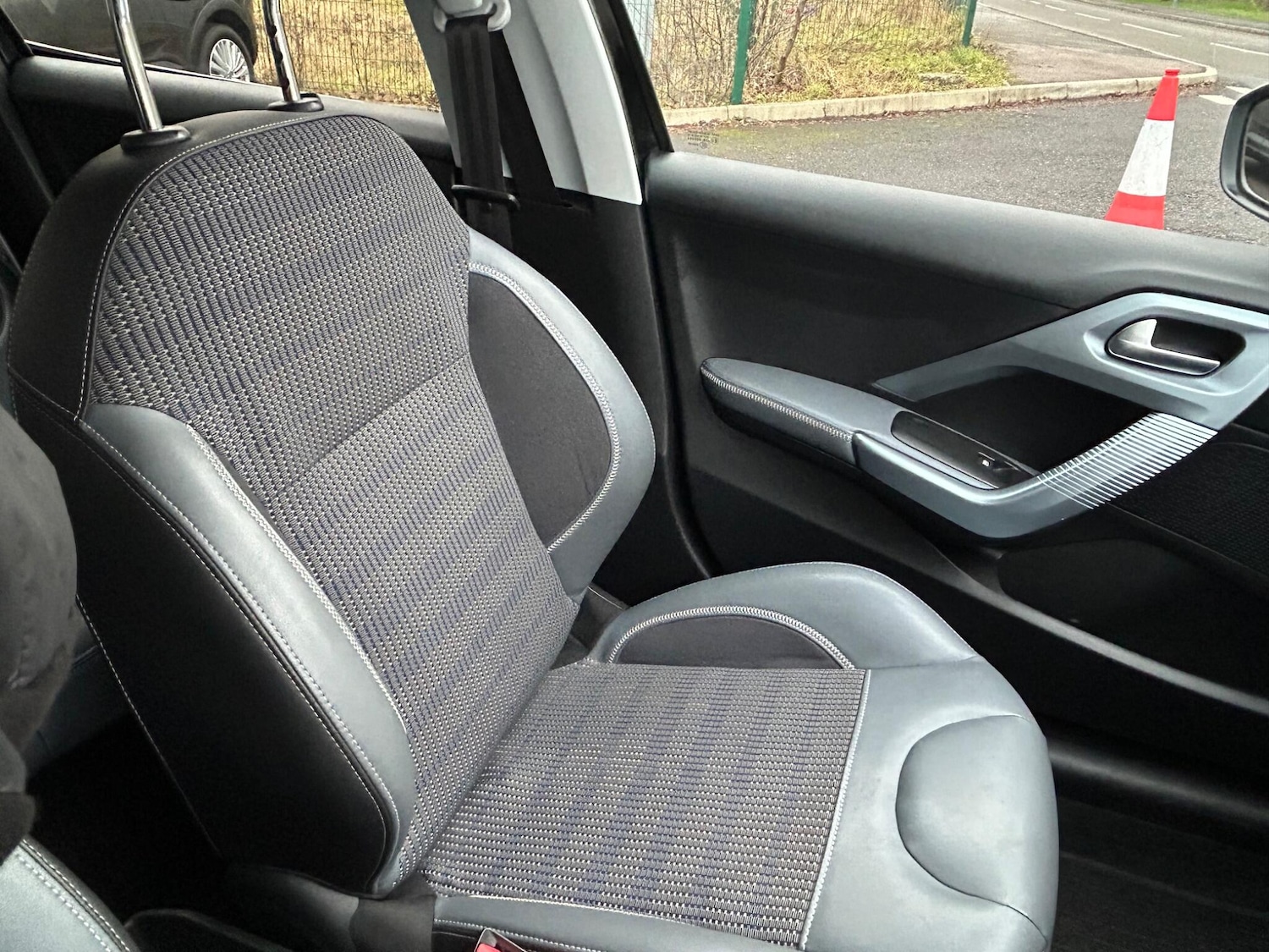 Used Peugeot 208 2018 for sale - 77559915: Photo 9