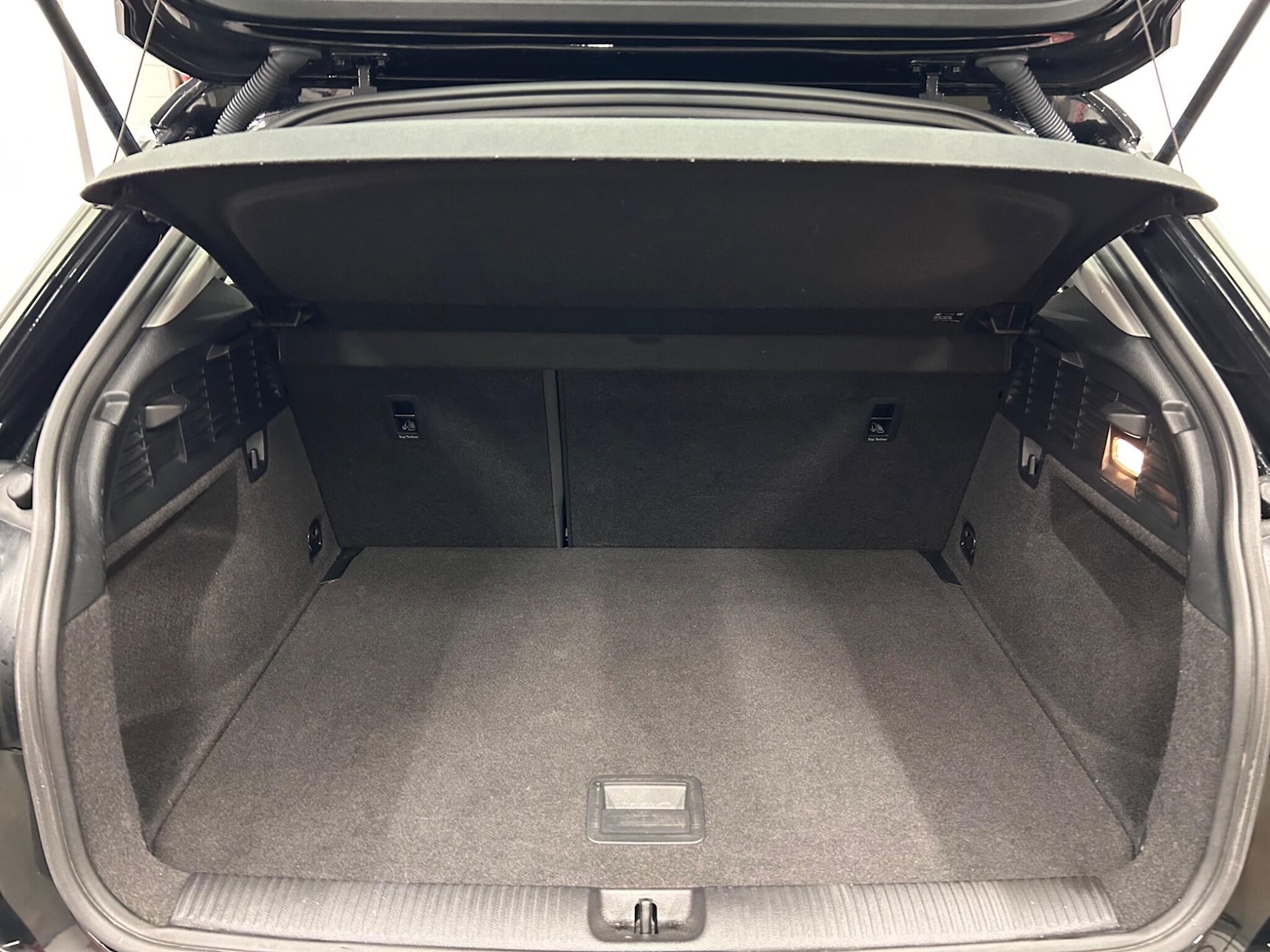 Used Audi Q2 2017 for sale - 76743265: Photo 20