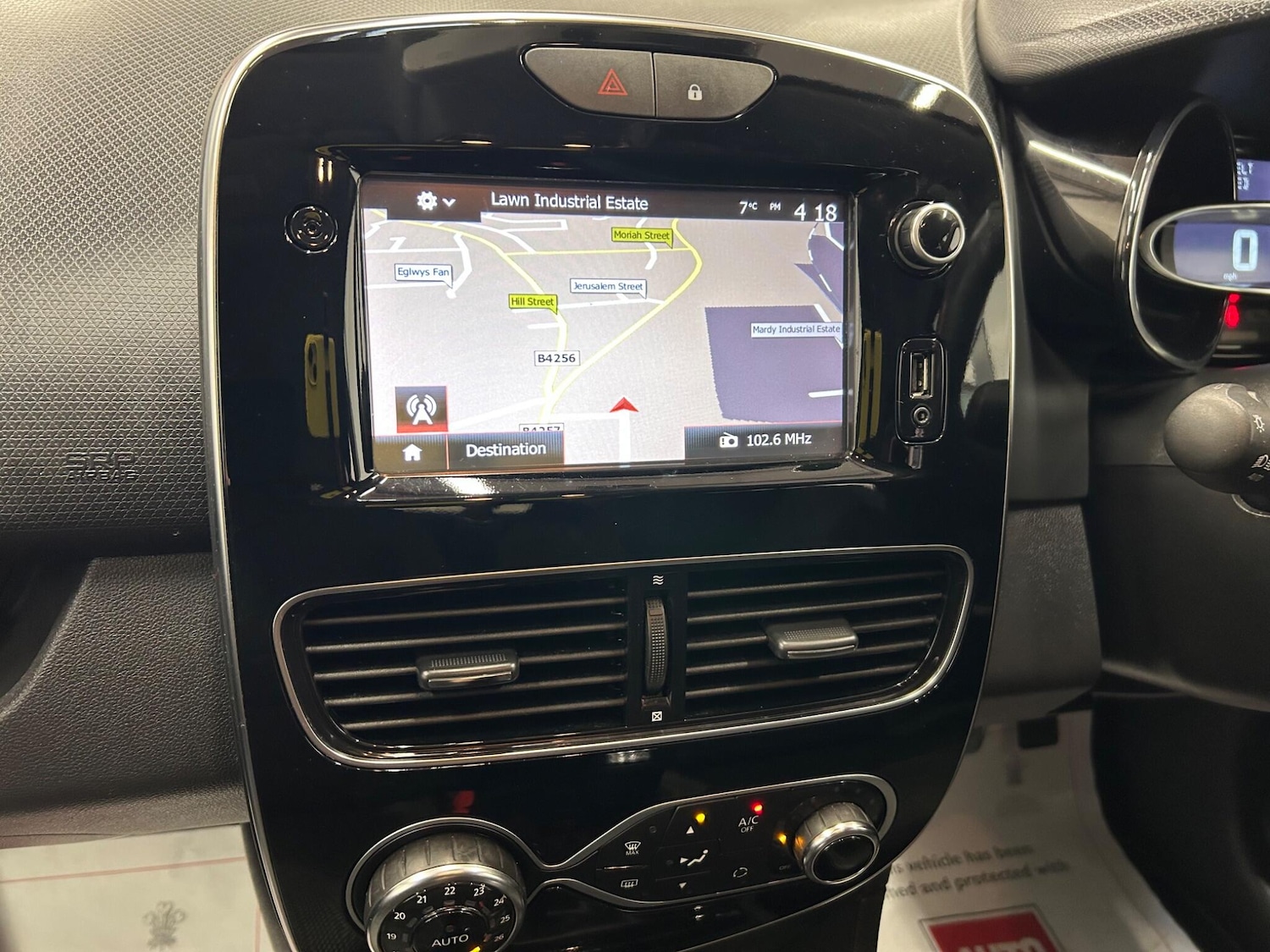 Used Renault Clio 2018 for sale - 77633518: Photo 21