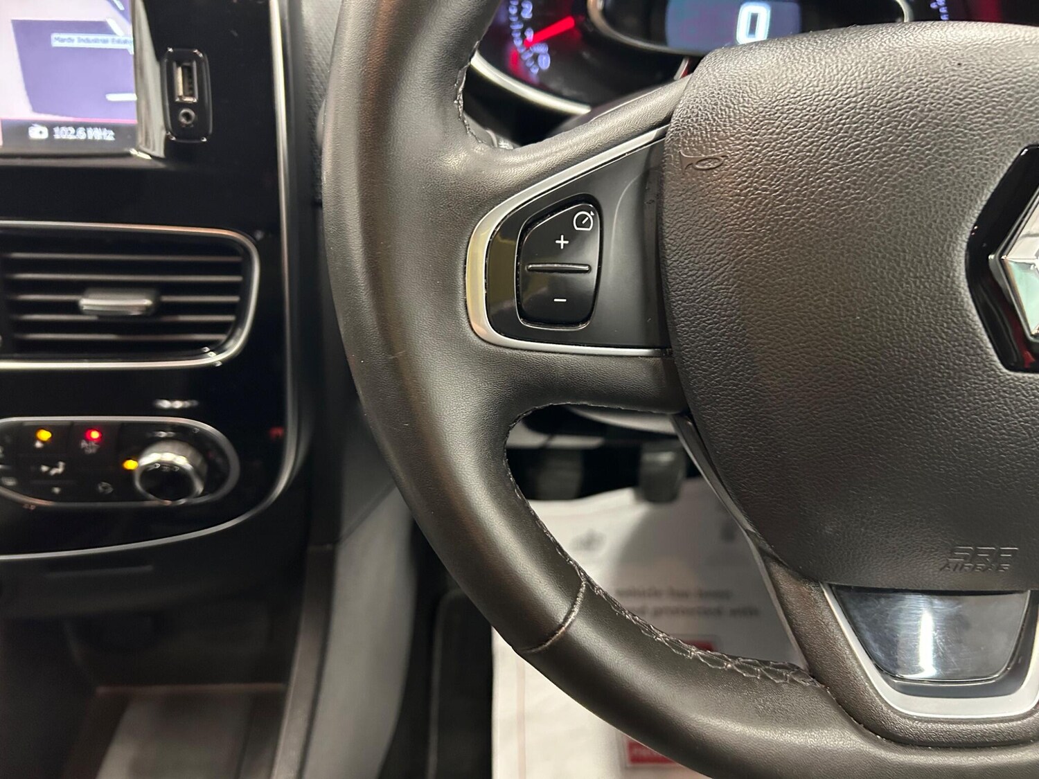 Used Renault Clio 2018 for sale - 77633518: Photo 24