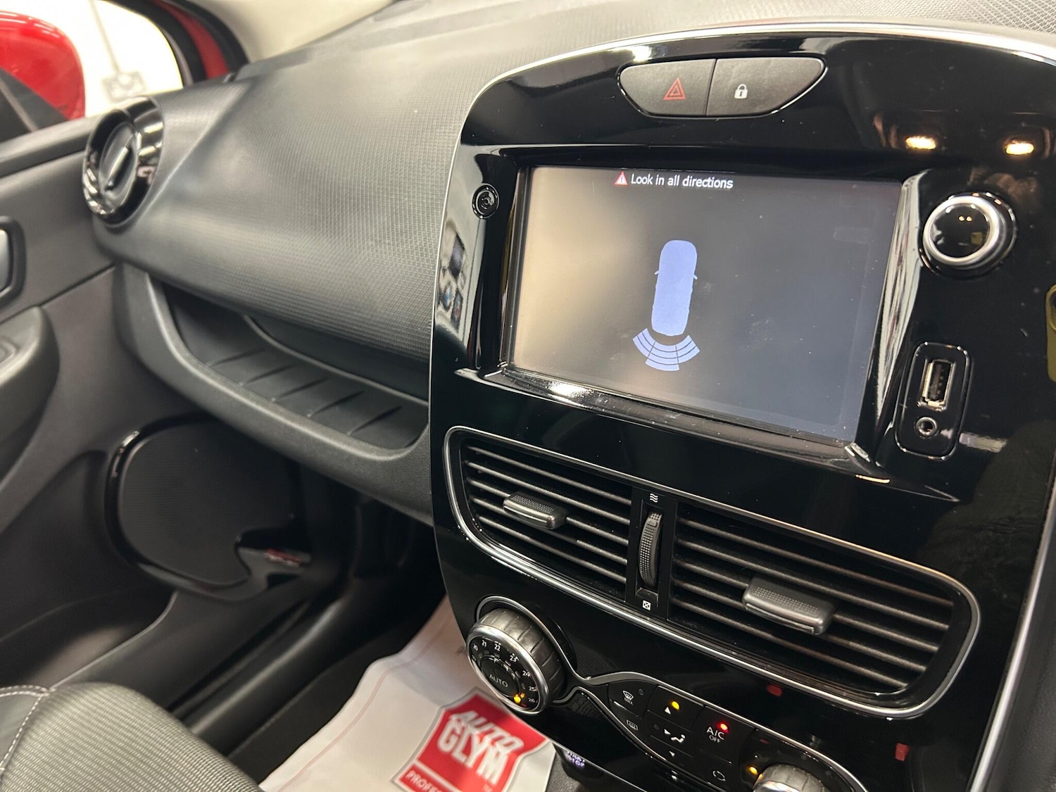 Used Renault Clio 2018 for sale - 77633518: Photo 33