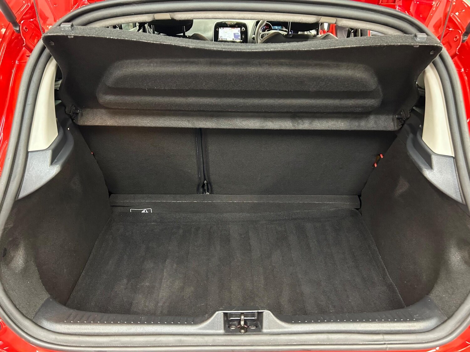 Used Renault Clio 2018 for sale - 77633518: Photo 35