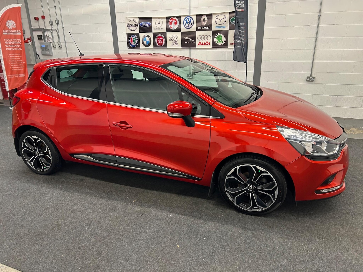 Used Renault Clio 2018 for sale - 77633518: Photo 9