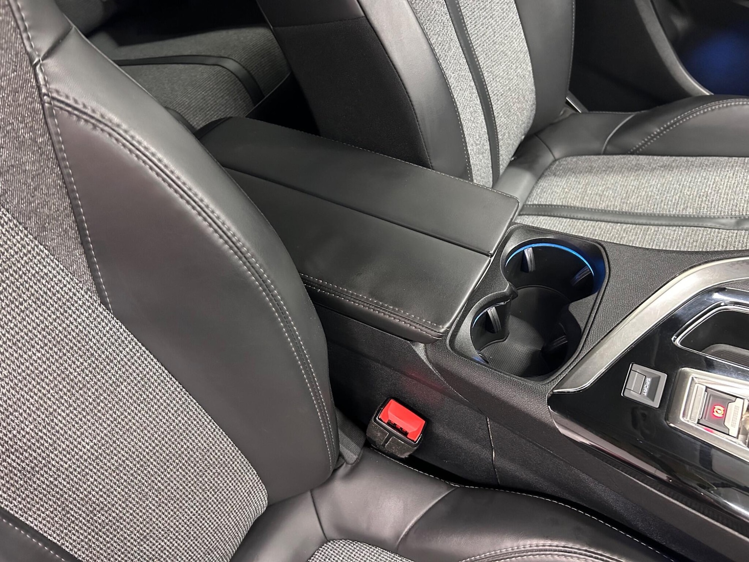 Used Peugeot 3008 2017 for sale - 76612961: Photo 28