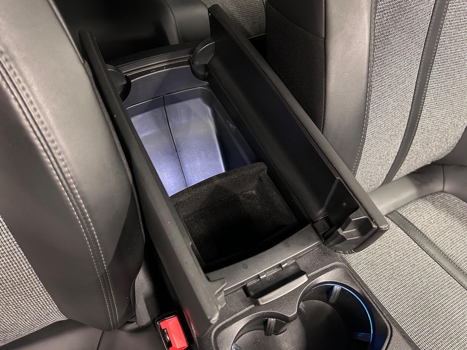 Used Peugeot 3008 2017 for sale - 76612961: Photo 29