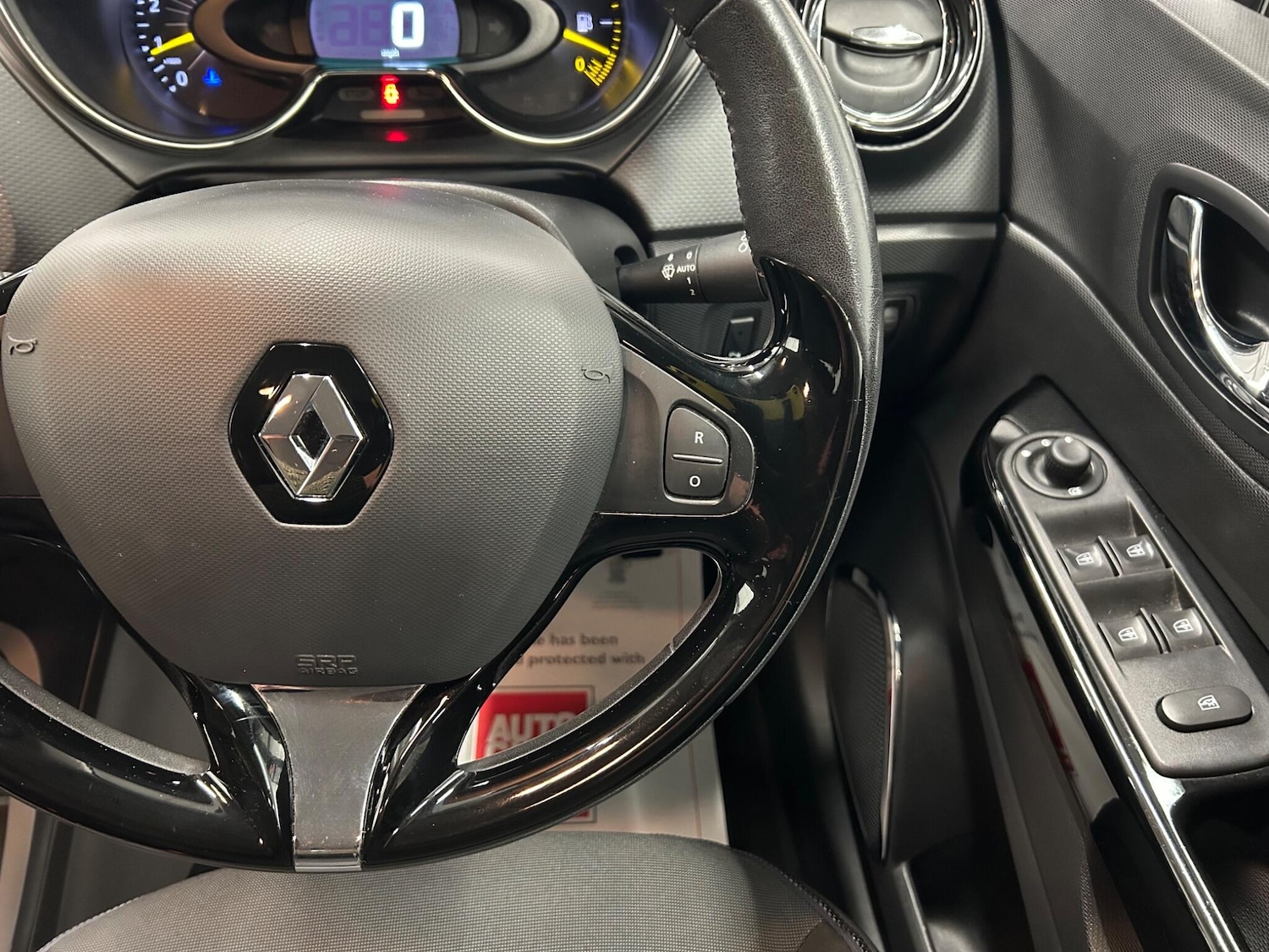 Used Renault Captur 2015 for sale - 77510634: Photo 29