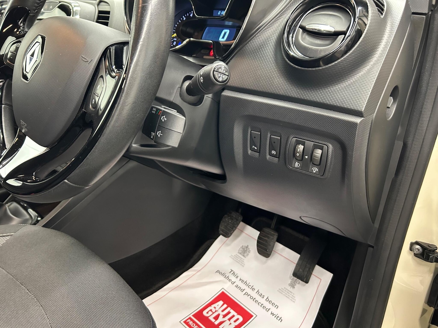 Used Renault Captur 2015 for sale - 77510634: Photo 36