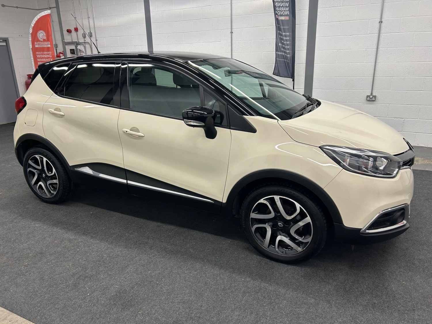 Used Renault Captur 2015 for sale - 77510634: Photo 7