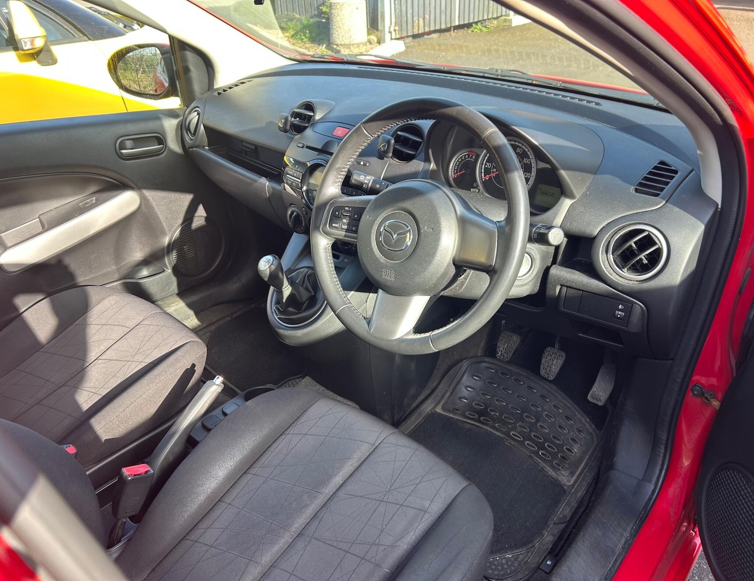 Used Mazda Mazda2 2012 for sale - 78184841: Photo 5