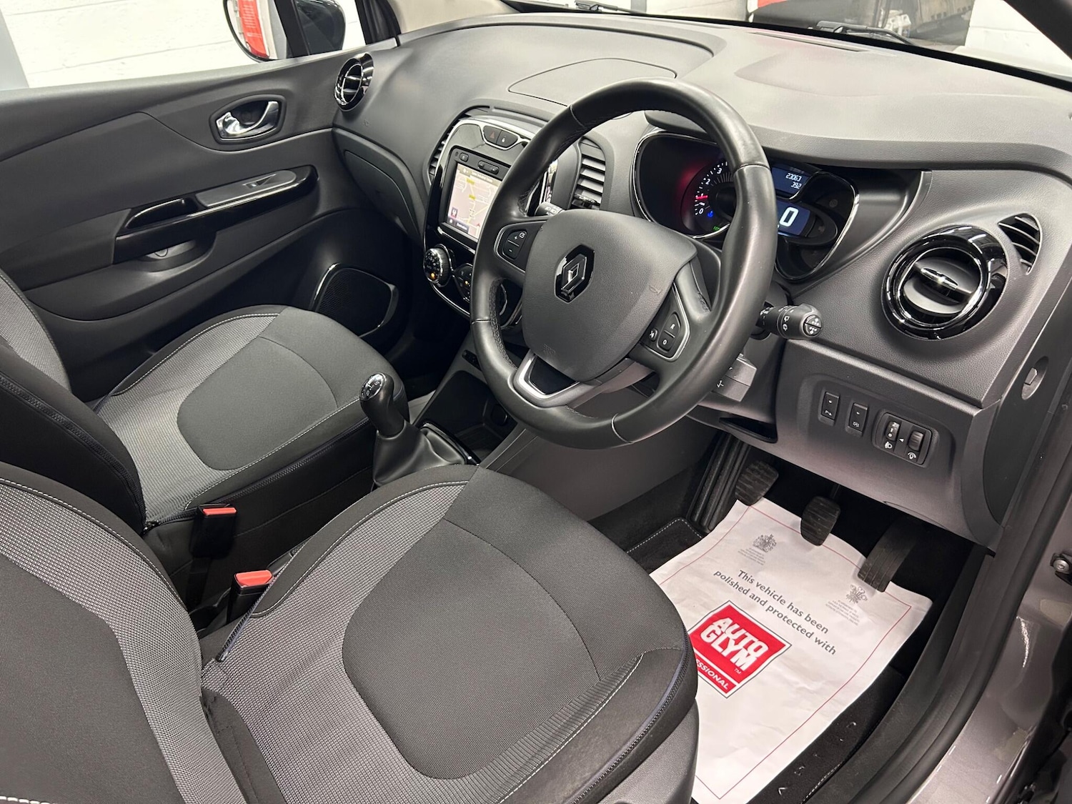 Used Renault Captur 2017 for sale - 76613169: Photo 12