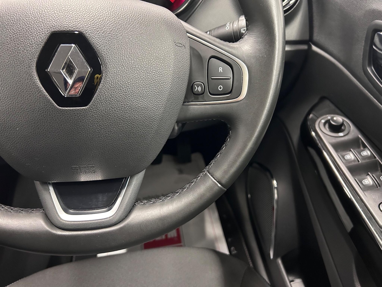 Used Renault Captur 2017 for sale - 76613169: Photo 29