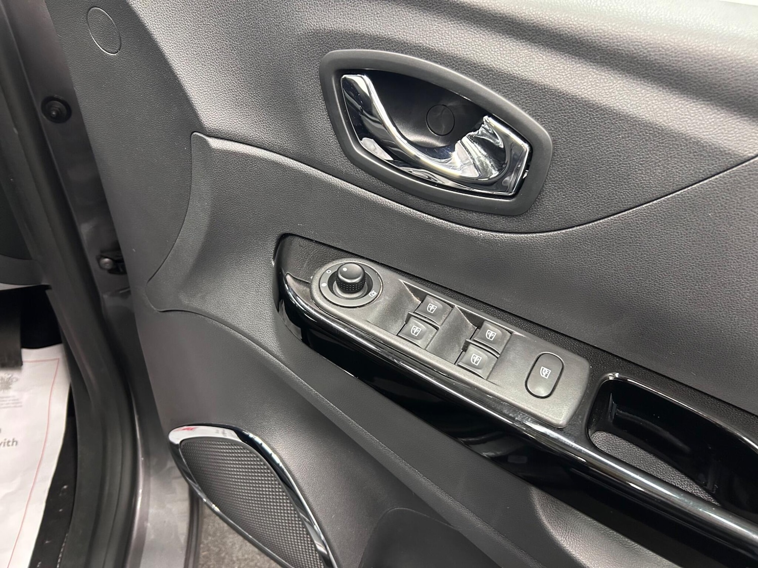 Used Renault Captur 2017 for sale - 76613169: Photo 30