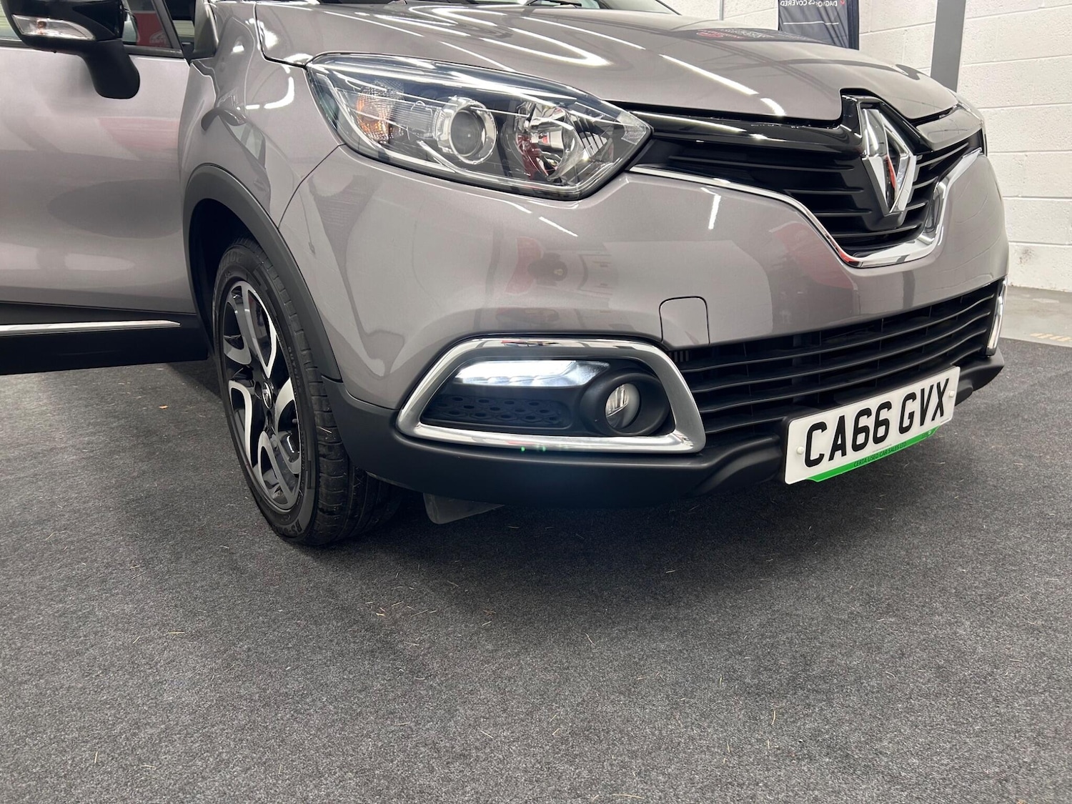 Used Renault Captur 2017 for sale - 76613169: Photo 42