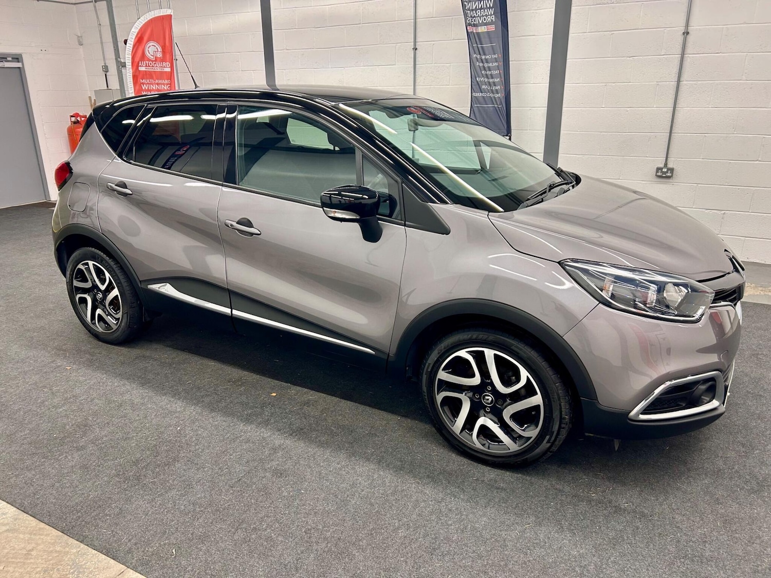 Used Renault Captur 2017 for sale - 76613169: Photo 8