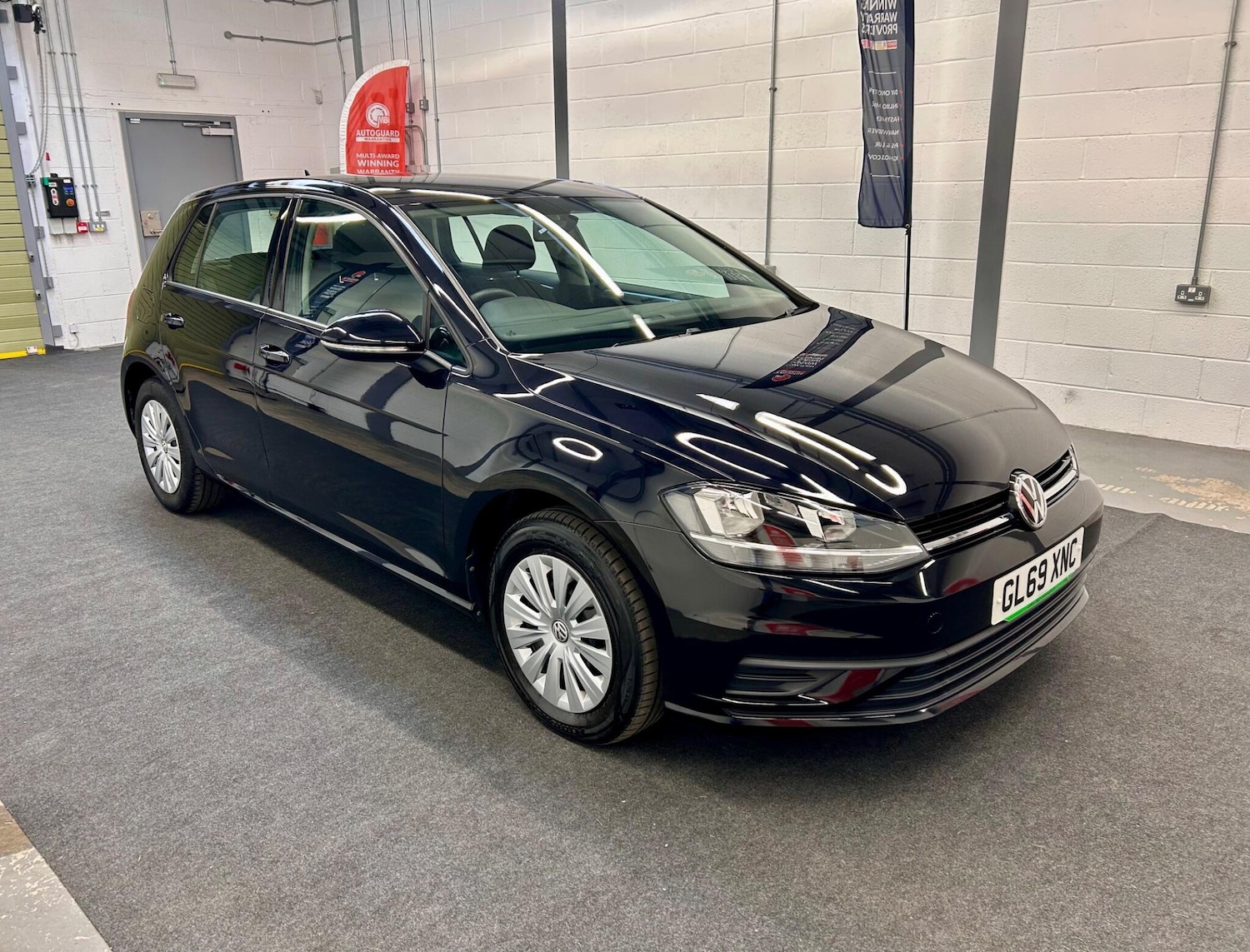 Used Volkswagen Golf 2019 for sale - 76612755: Photo 1