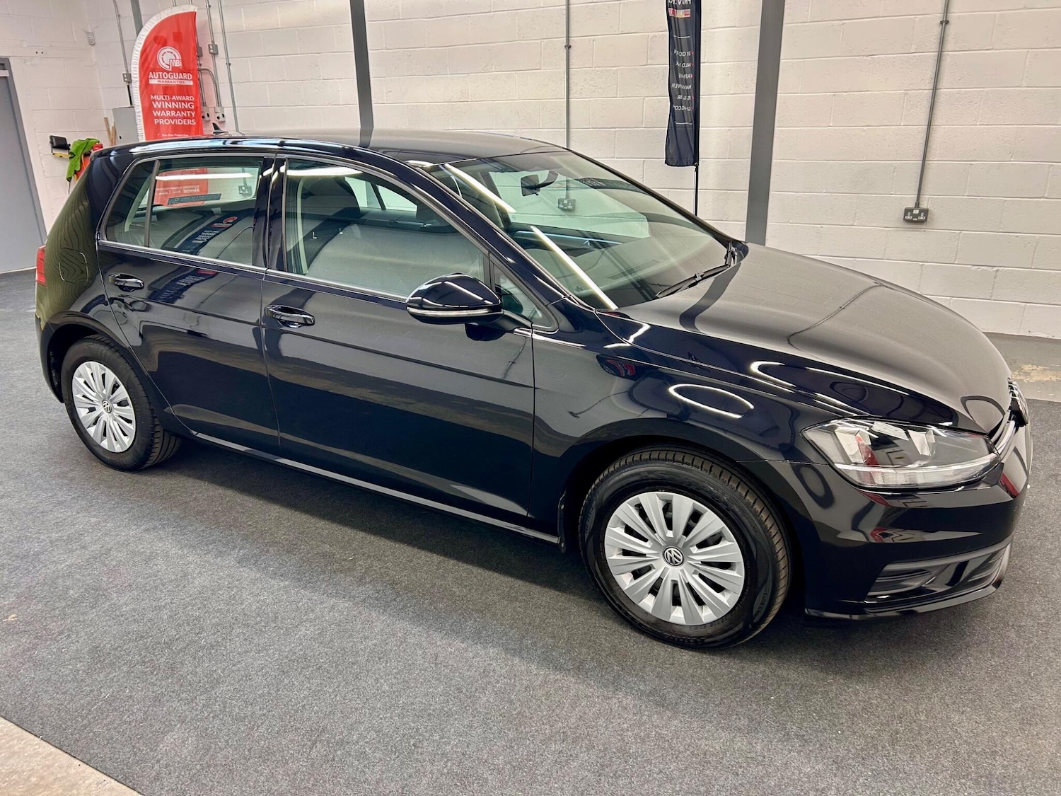 Used Volkswagen Golf 2019 for sale - 76612755: Photo 8