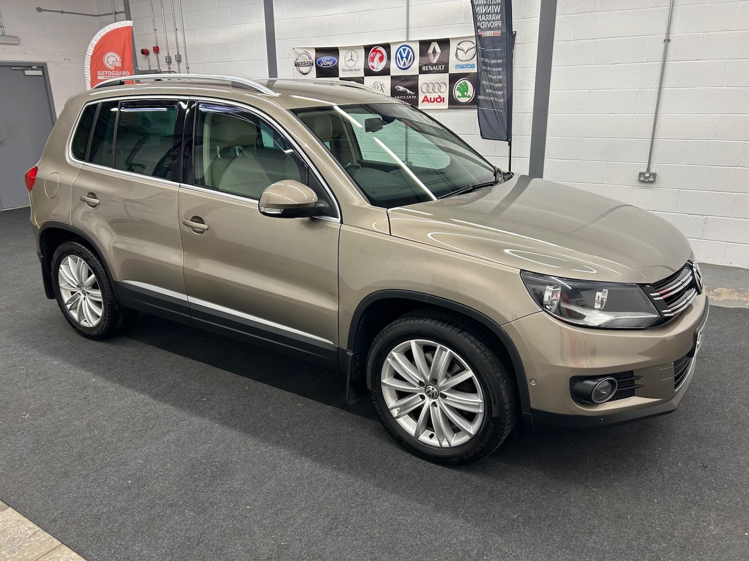 Used Volkswagen Tiguan for sale - 77612096: Photo 10