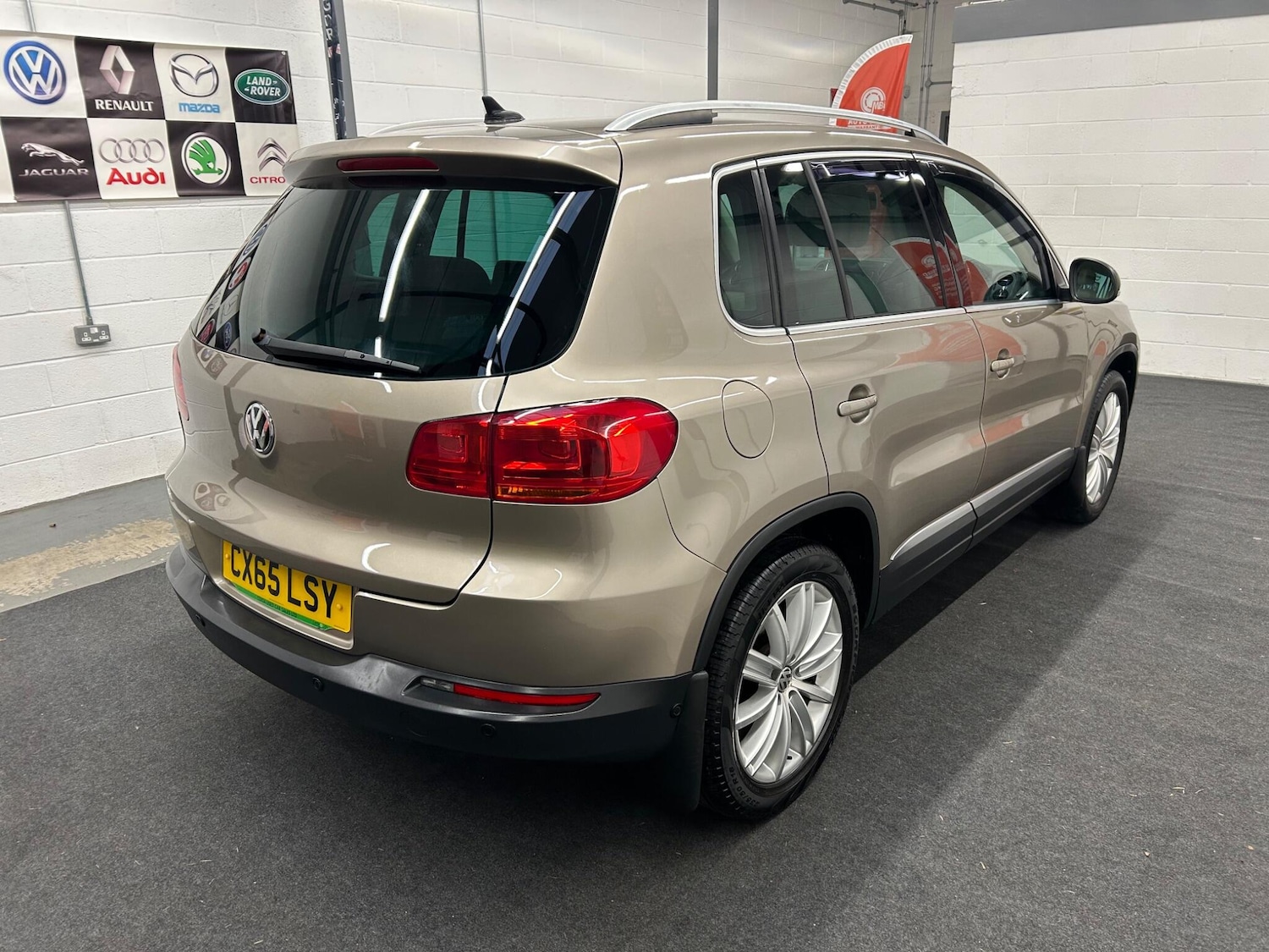 Used Volkswagen Tiguan for sale - 77612096: Photo 9