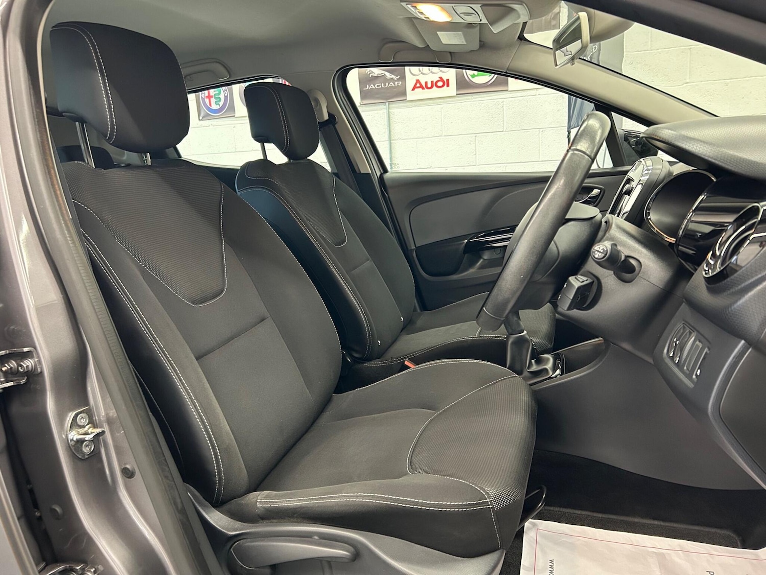 Used Renault Clio 2013 for sale - 78127666: Photo 16