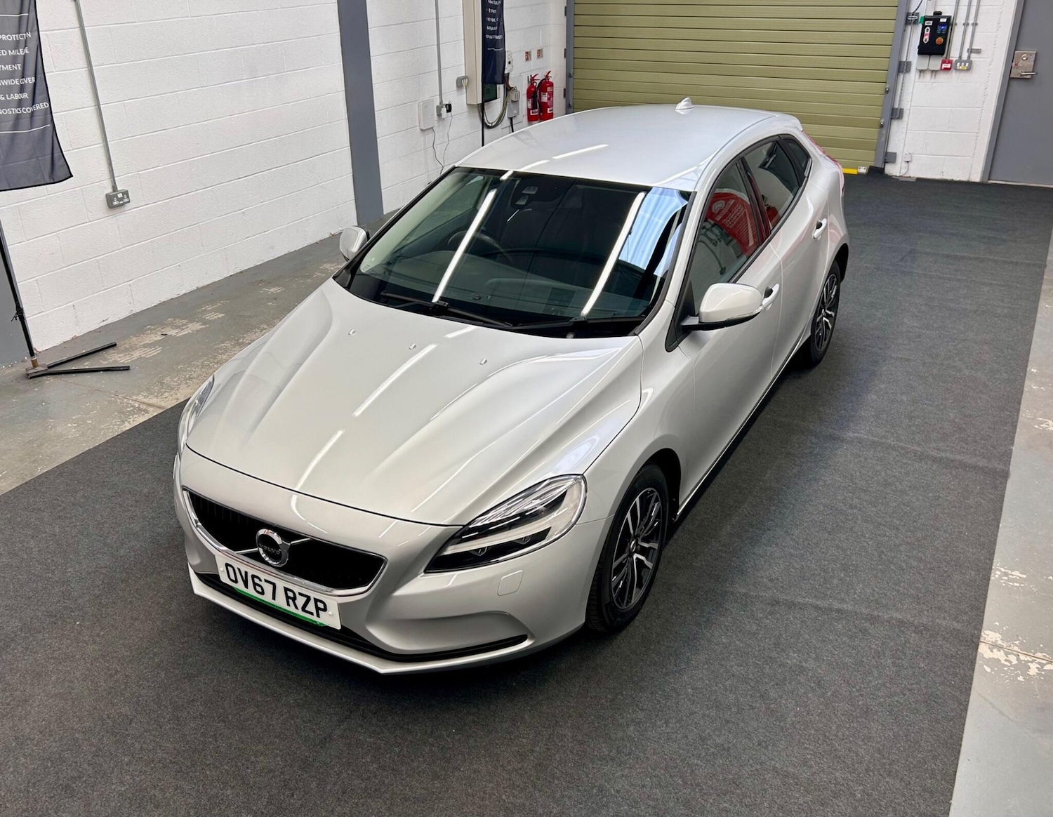 Used Volvo V40 2017 for sale - 76612916: Photo 10