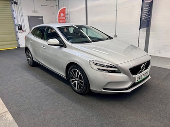 Used Volvo V40 2017 for sale - 76612916: Photo