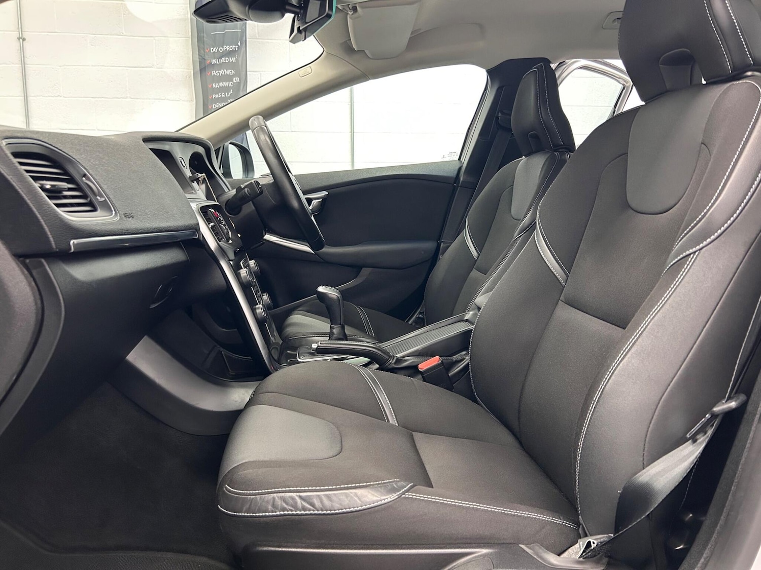 Used Volvo V40 2017 for sale - 76612916: Photo 20