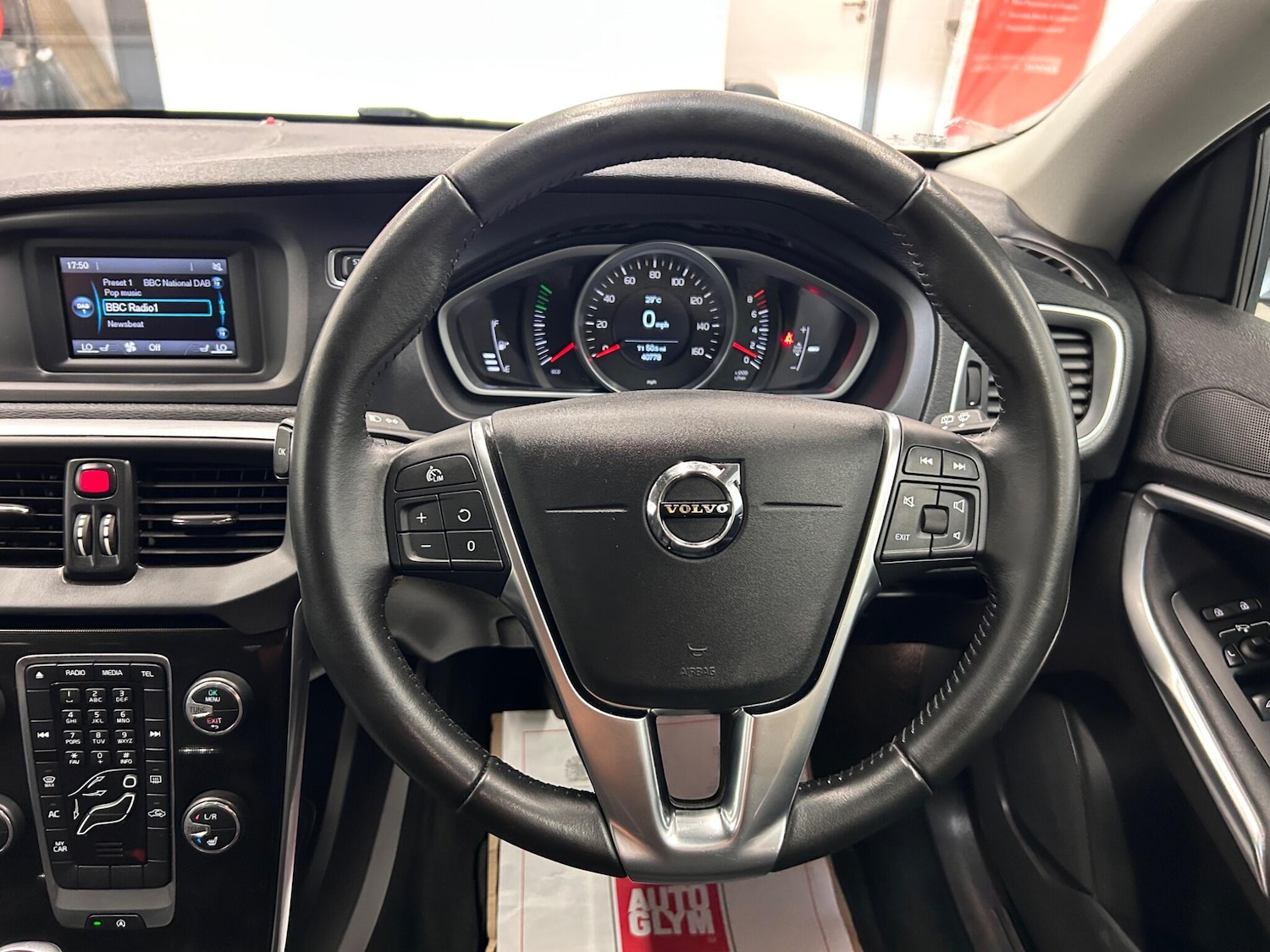 Used Volvo V40 2017 for sale - 76612916: Photo 24