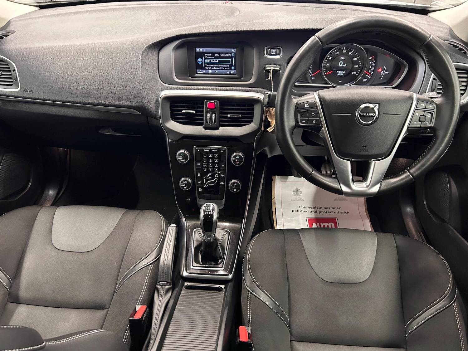 Used Volvo V40 2017 for sale - 76612916: Photo 25