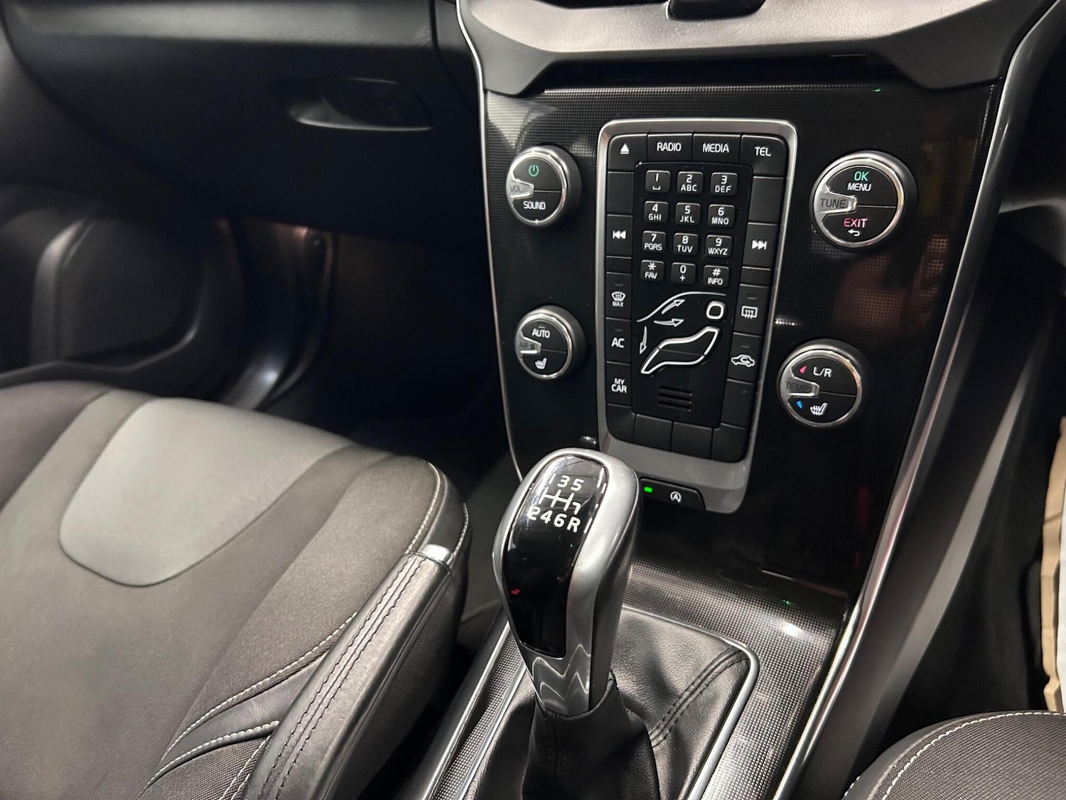 Used Volvo V40 2017 for sale - 76612916: Photo 27