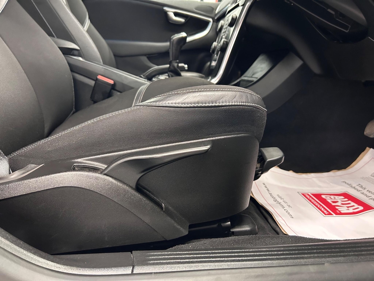 Used Volvo V40 2017 for sale - 76612916: Photo 32