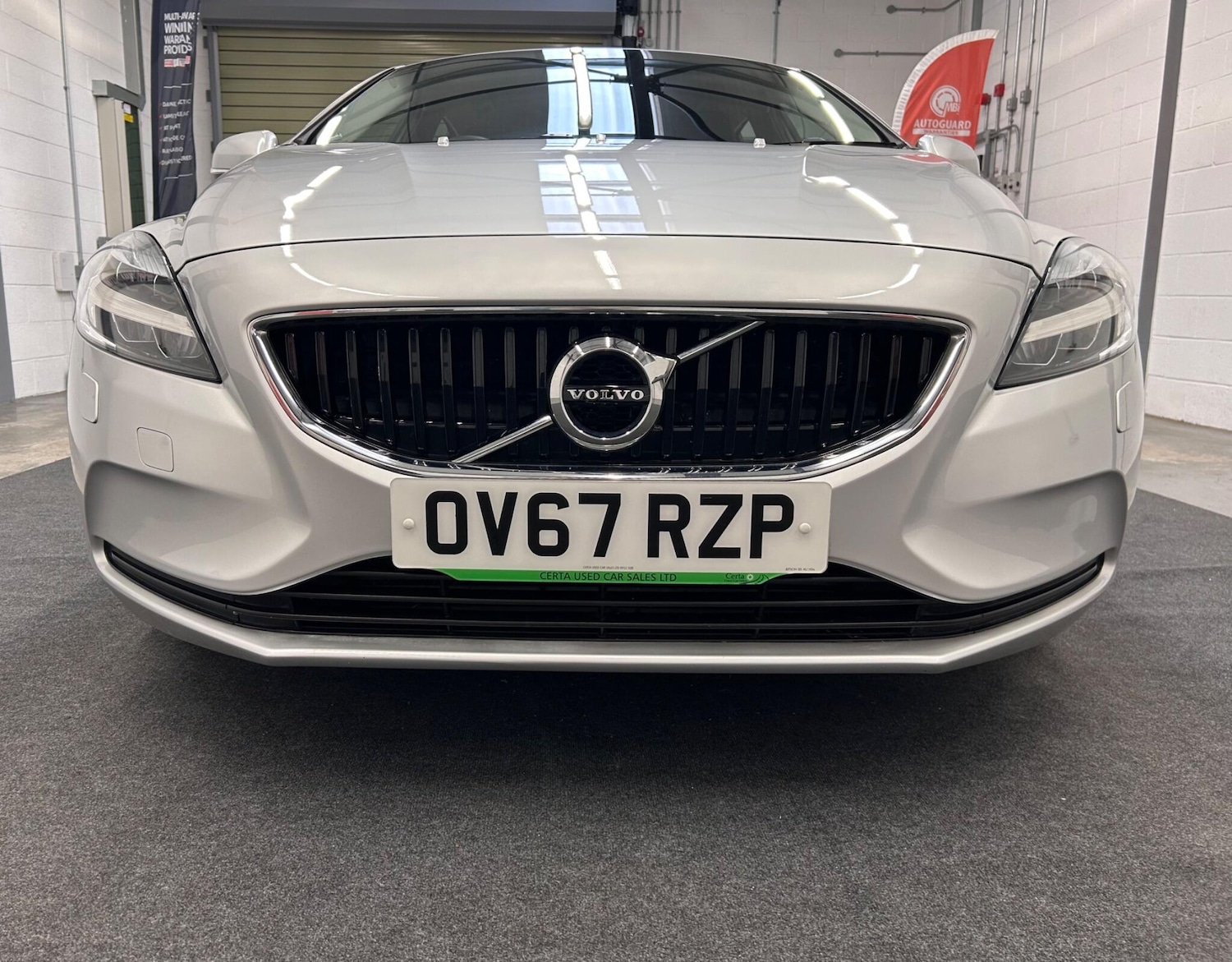 Used Volvo V40 2017 for sale - 76612916: Photo 35