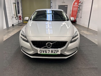 Used Volvo V40 2017 for sale - 76612916: Photo