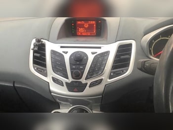 Used Ford Fiesta 2010 for sale - 75310310: Photo