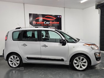 Used Citroen C3 Picasso 2017 for sale - 76240528: Photo 3