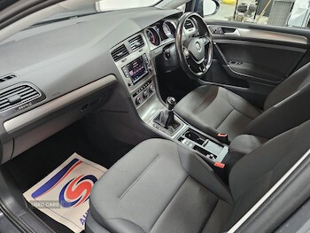 Used Volkswagen Golf 2017 for sale - 75928747: Photo