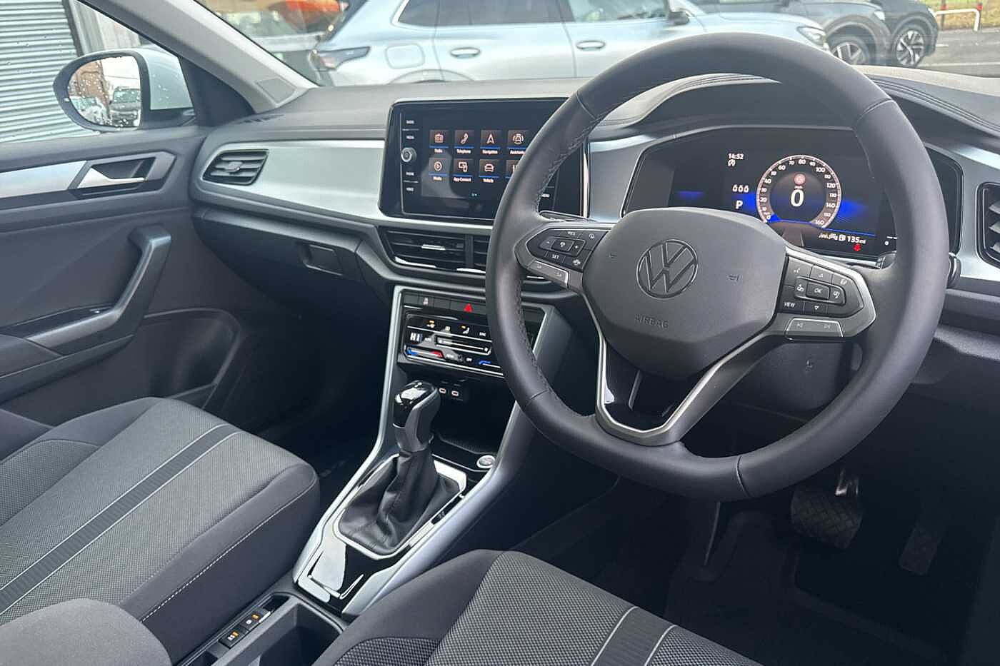 Used Volkswagen T-Roc 2025 for sale - 77032469: Photo 6