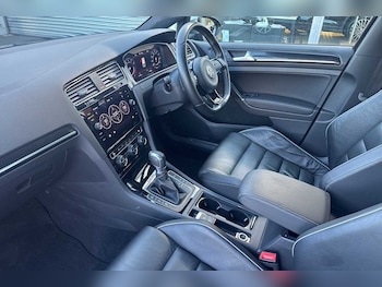 Used Volkswagen Golf 2018 for sale - 76673428: Photo