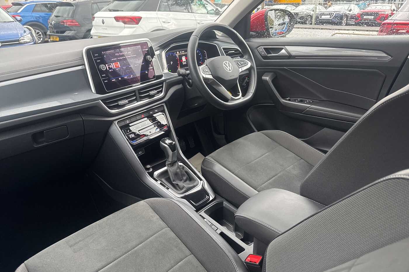 Used Volkswagen T-Roc 2022 for sale - 76674782: Photo 2