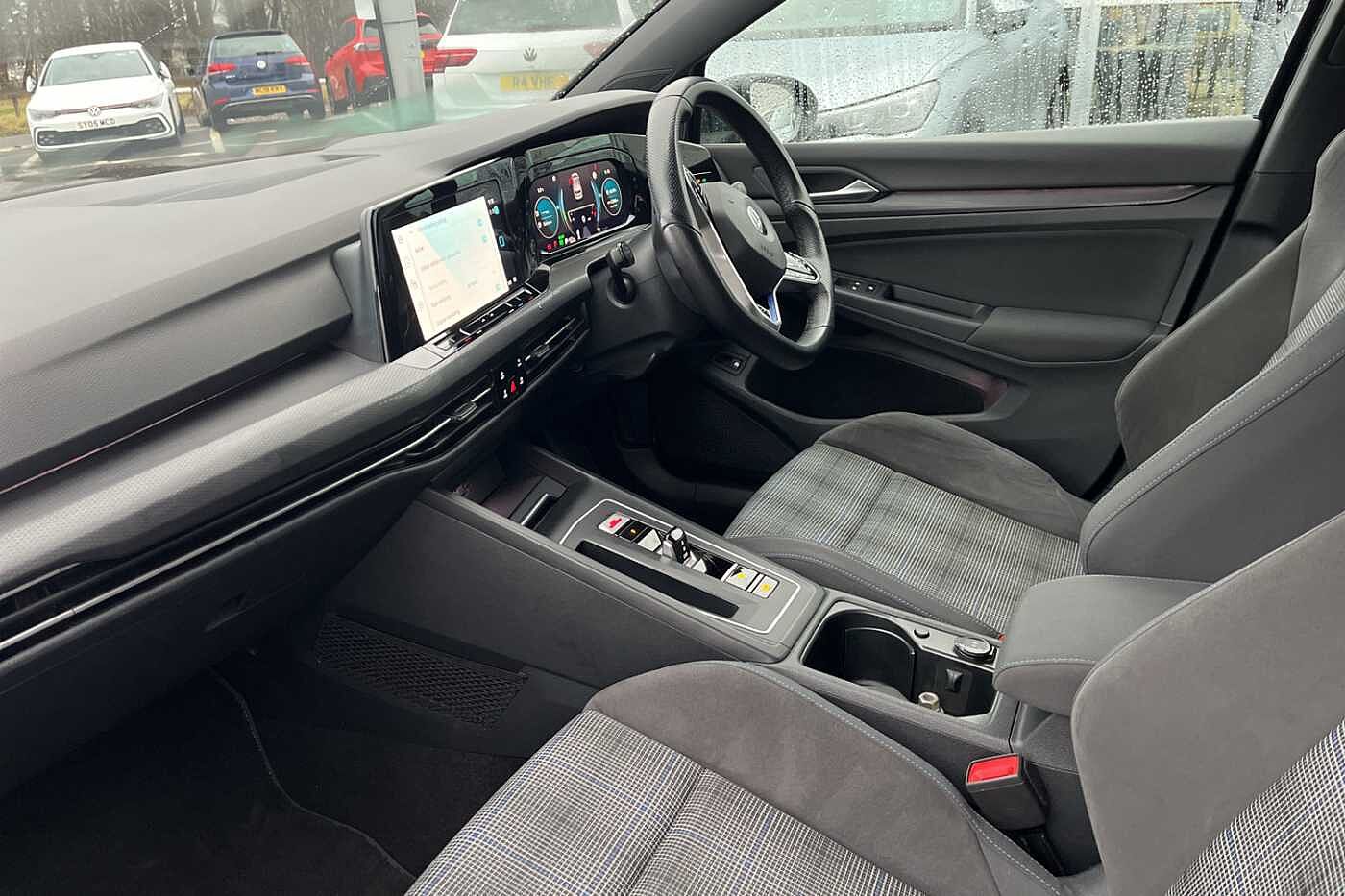 Used Volkswagen Golf 2020 for sale - 77257915: Photo 2