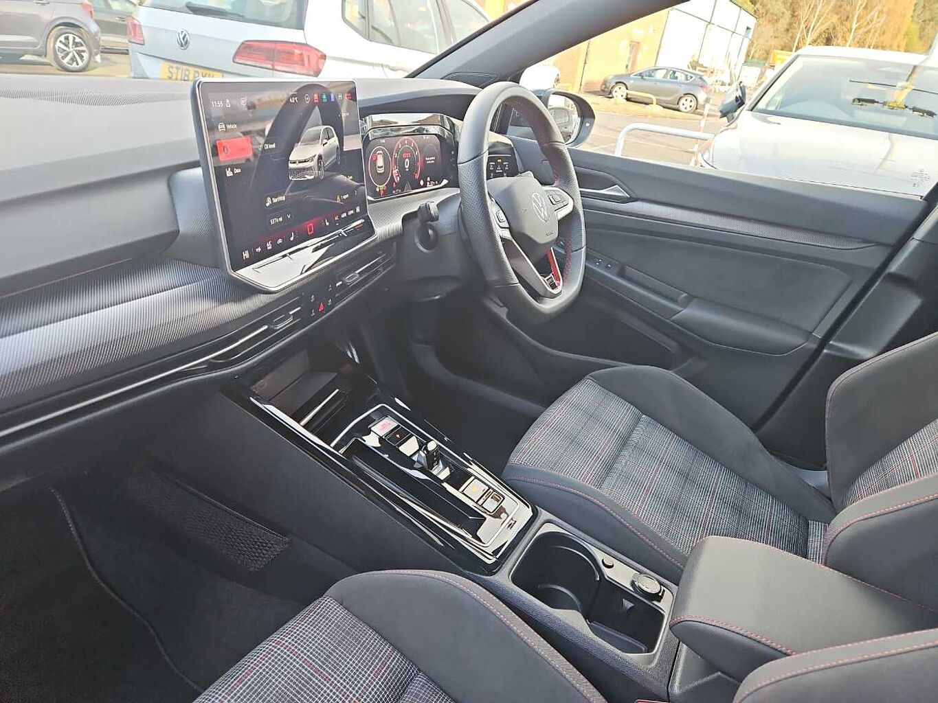 Used Volkswagen Golf 2025 for sale - 76680182: Photo 2